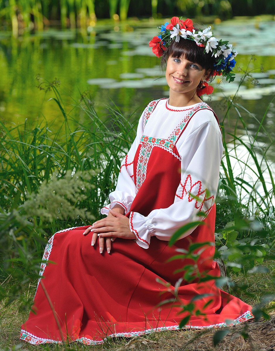Beautiful girl Girls in Slavic costumes in Gitega