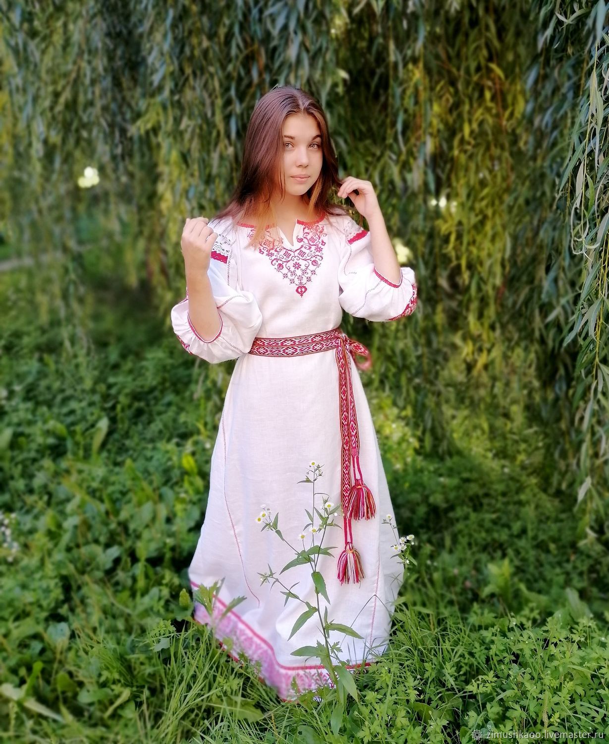 Girl Girls in Slavic costumes in Gitega