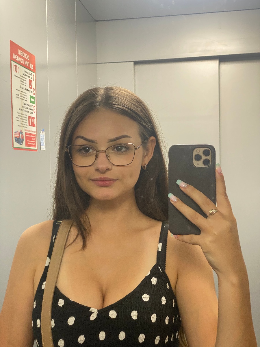 Sexy model Stacy in Gitega