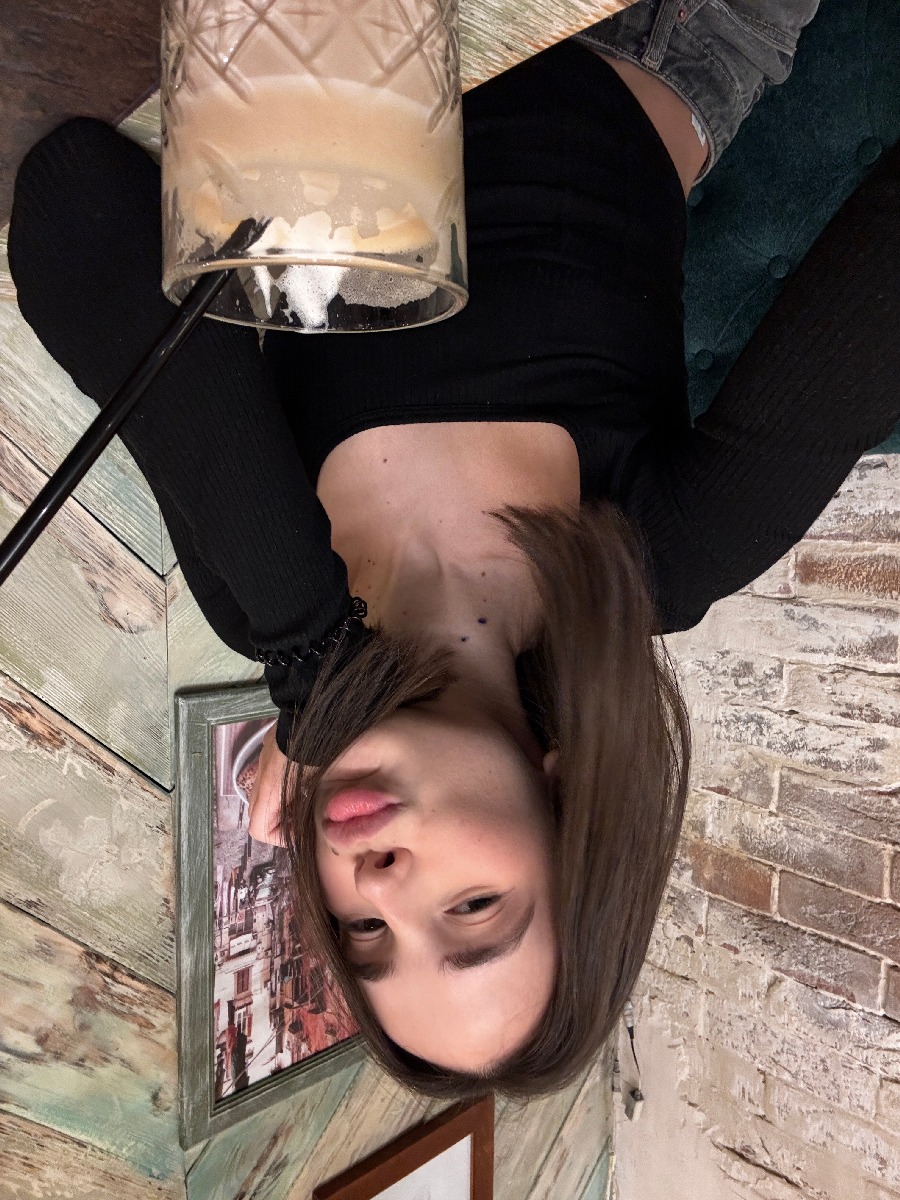 Fresh photos, fresh mood — Tina online in Gitega